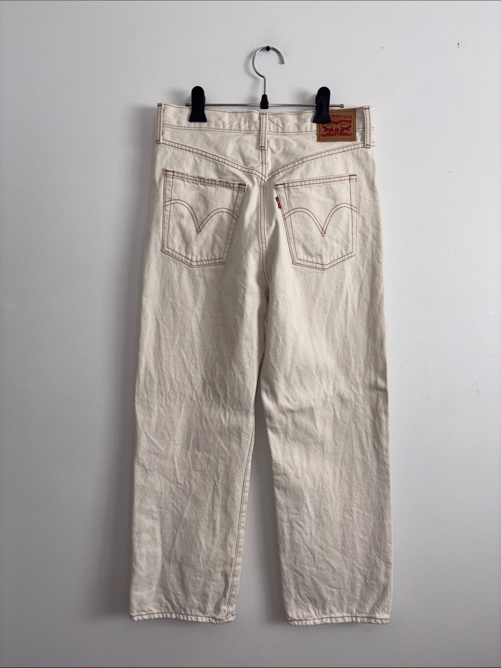 BNWOT Levi's Women's Snap Ribcage Straight Ankle Jeans size 29 - Picture 4 of 5